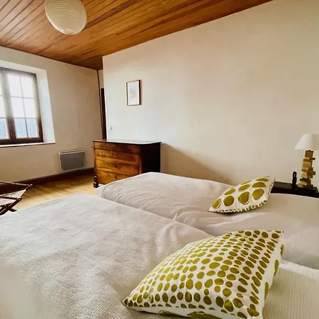Large Family Nest With Garden Holiday home *