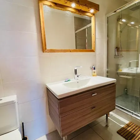 Large Family Nest With Garden Holiday home *
