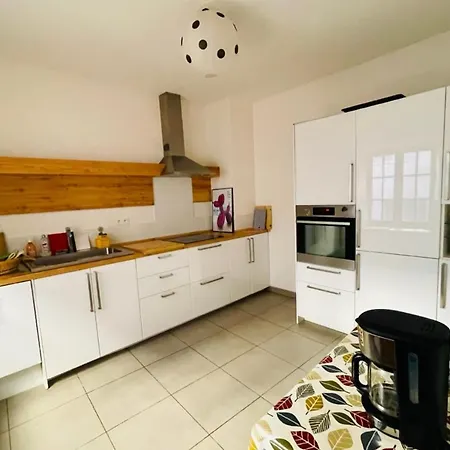 Holiday home Large Family Nest With Garden *
