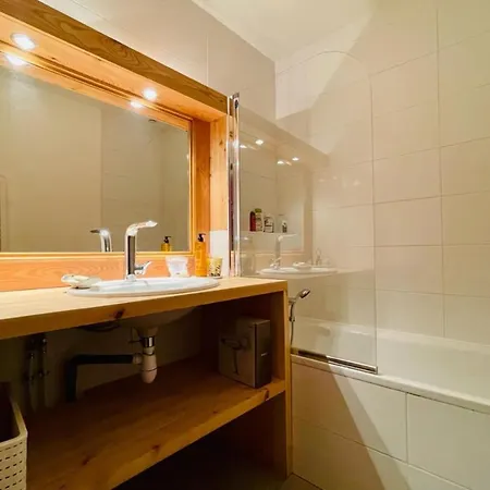 Large Family Nest With Garden Holiday home *