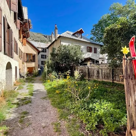 Holiday home Large Family Nest With Garden Le Monetier-les-Bains